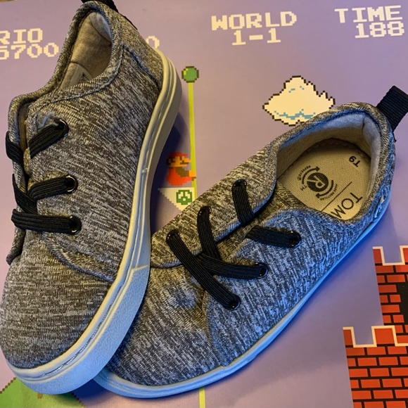 Toddler TOMS. T9  Like New - Picture 5 of 7